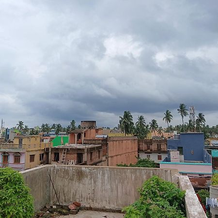 Gayatri Guest House Puri Exterior photo